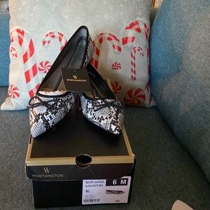 For the animal print lovers Worthington flats Beautiful 😍